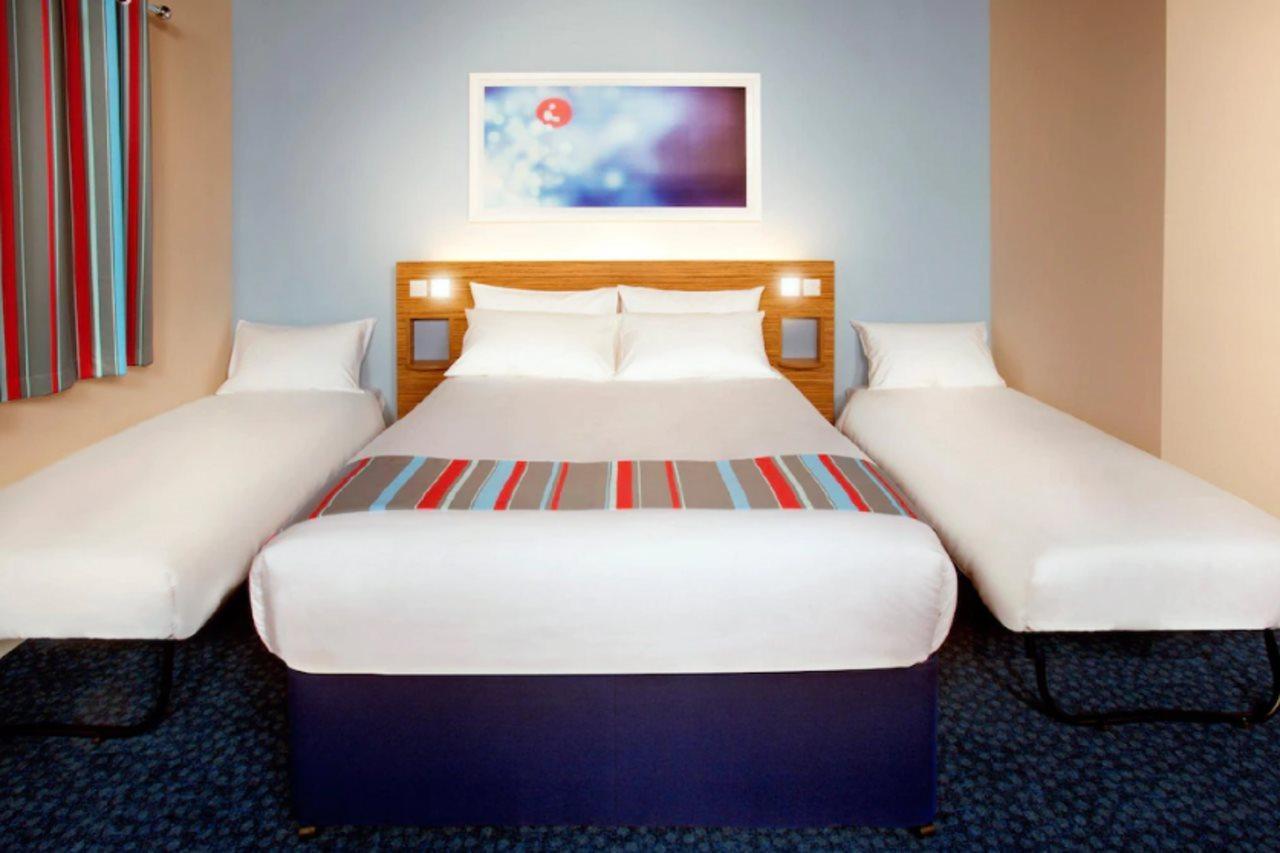 แทรเวลลอดจ์ แมนเชสเตอร์ เบิร์ช M62 อีสต์บาวด์ Hotel Heywood ภายนอก รูปภาพ