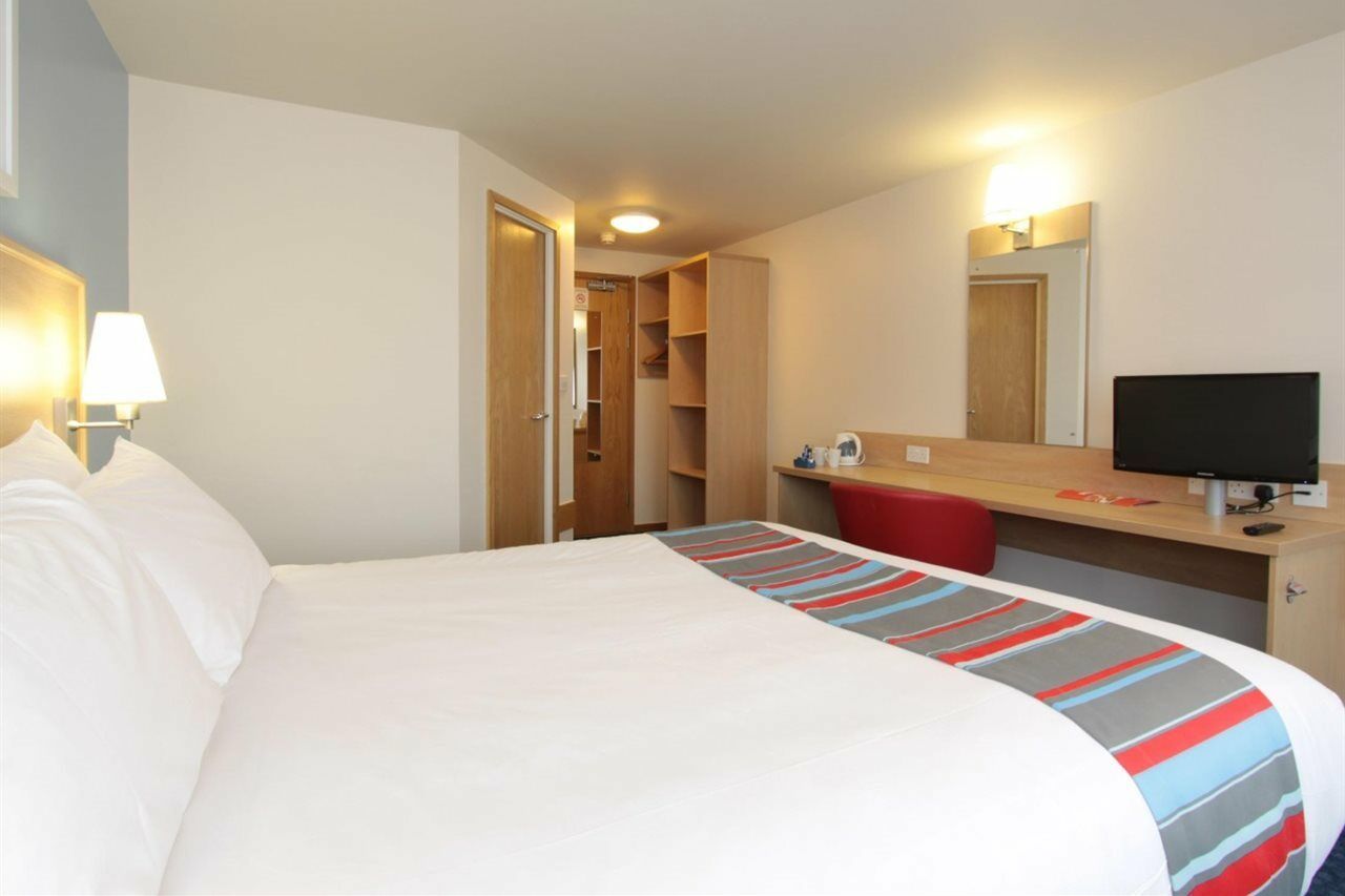 แทรเวลลอดจ์ แมนเชสเตอร์ เบิร์ช M62 อีสต์บาวด์ Hotel Heywood ภายนอก รูปภาพ