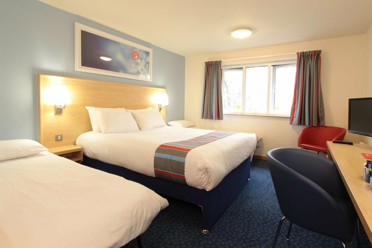 แทรเวลลอดจ์ แมนเชสเตอร์ เบิร์ช M62 อีสต์บาวด์ Hotel Heywood ภายนอก รูปภาพ