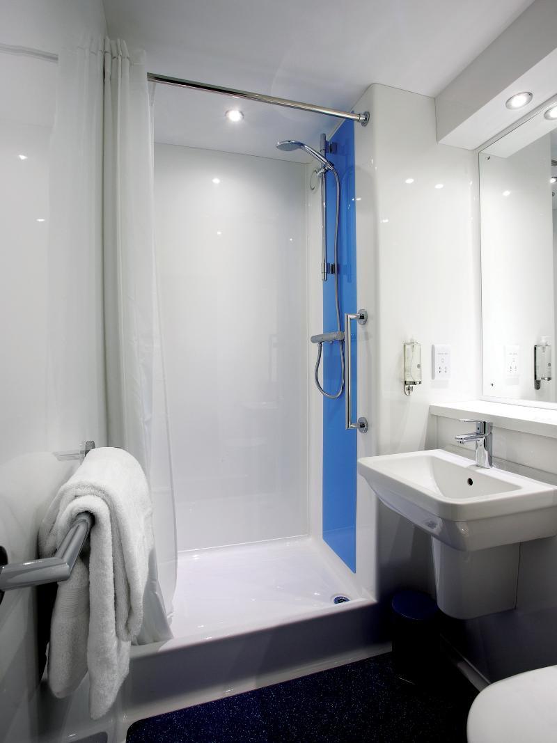 แทรเวลลอดจ์ แมนเชสเตอร์ เบิร์ช M62 อีสต์บาวด์ Hotel Heywood ภายนอก รูปภาพ